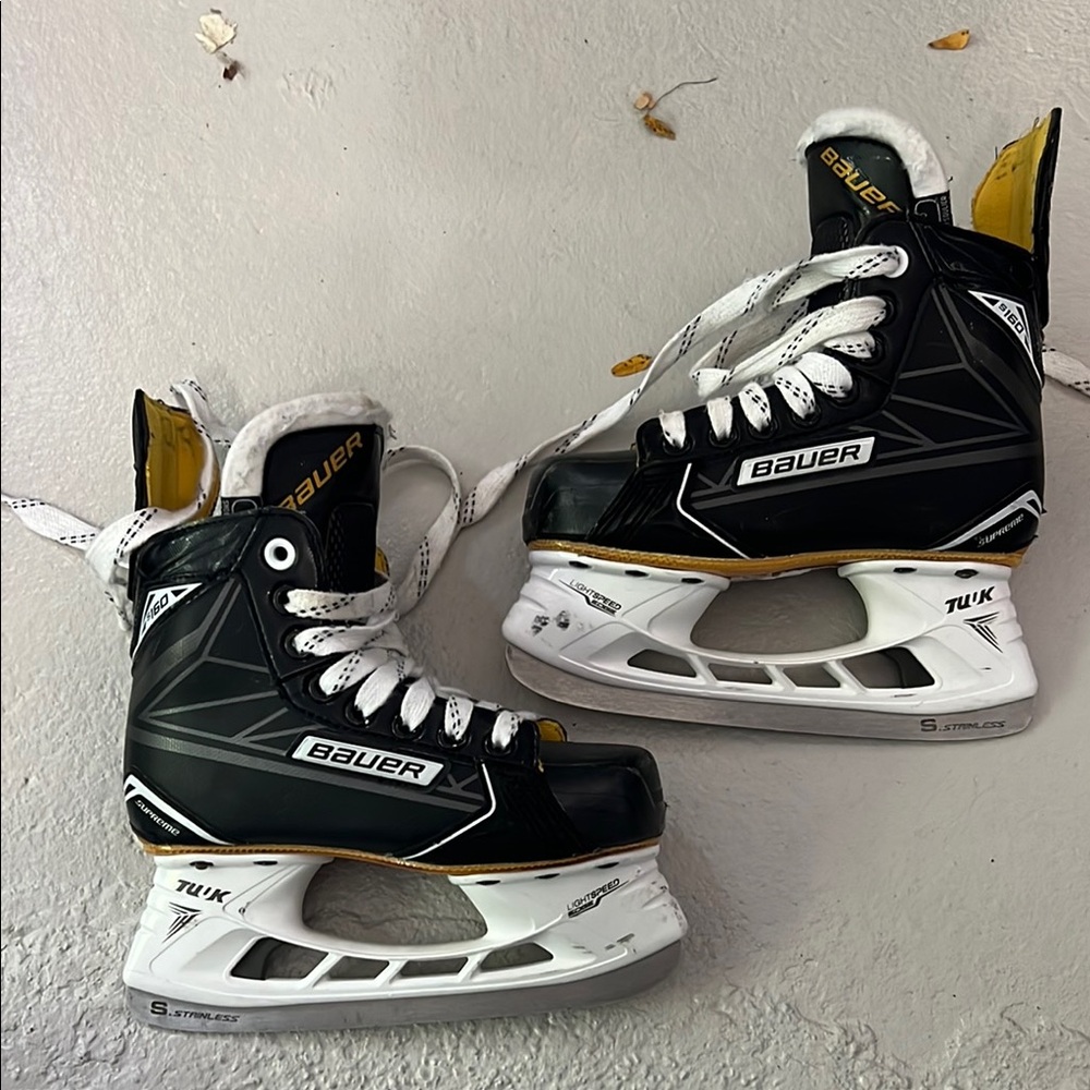 Bauer Supreme S160 Hockey Skates Youth Size 2
